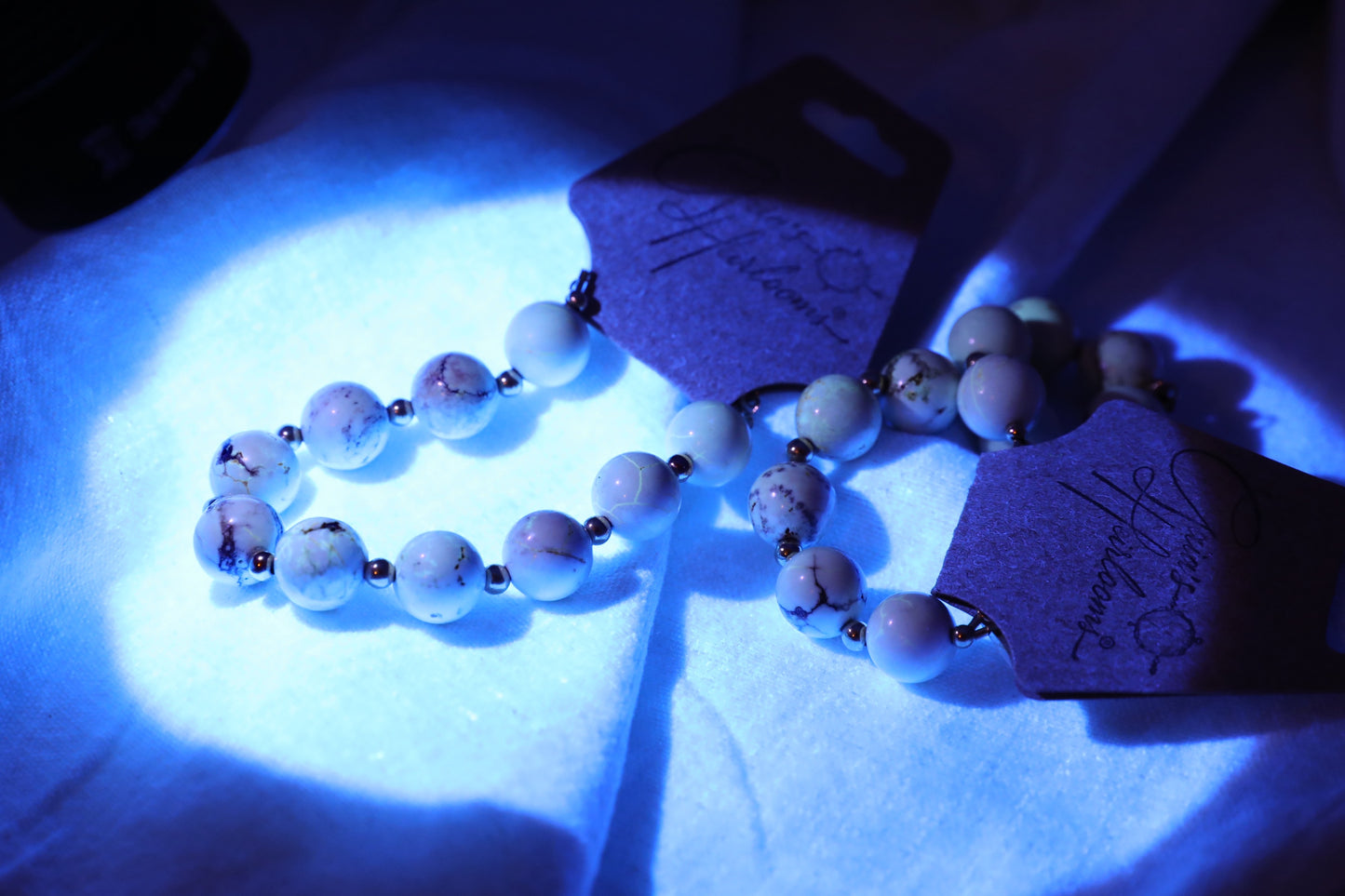 Magnesite bracelet under UV light