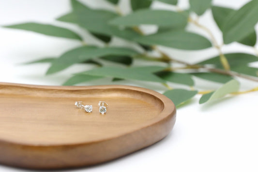 Pair of Light Green Amethyst stud earrings in Sterling Silver.
Size: 4mm